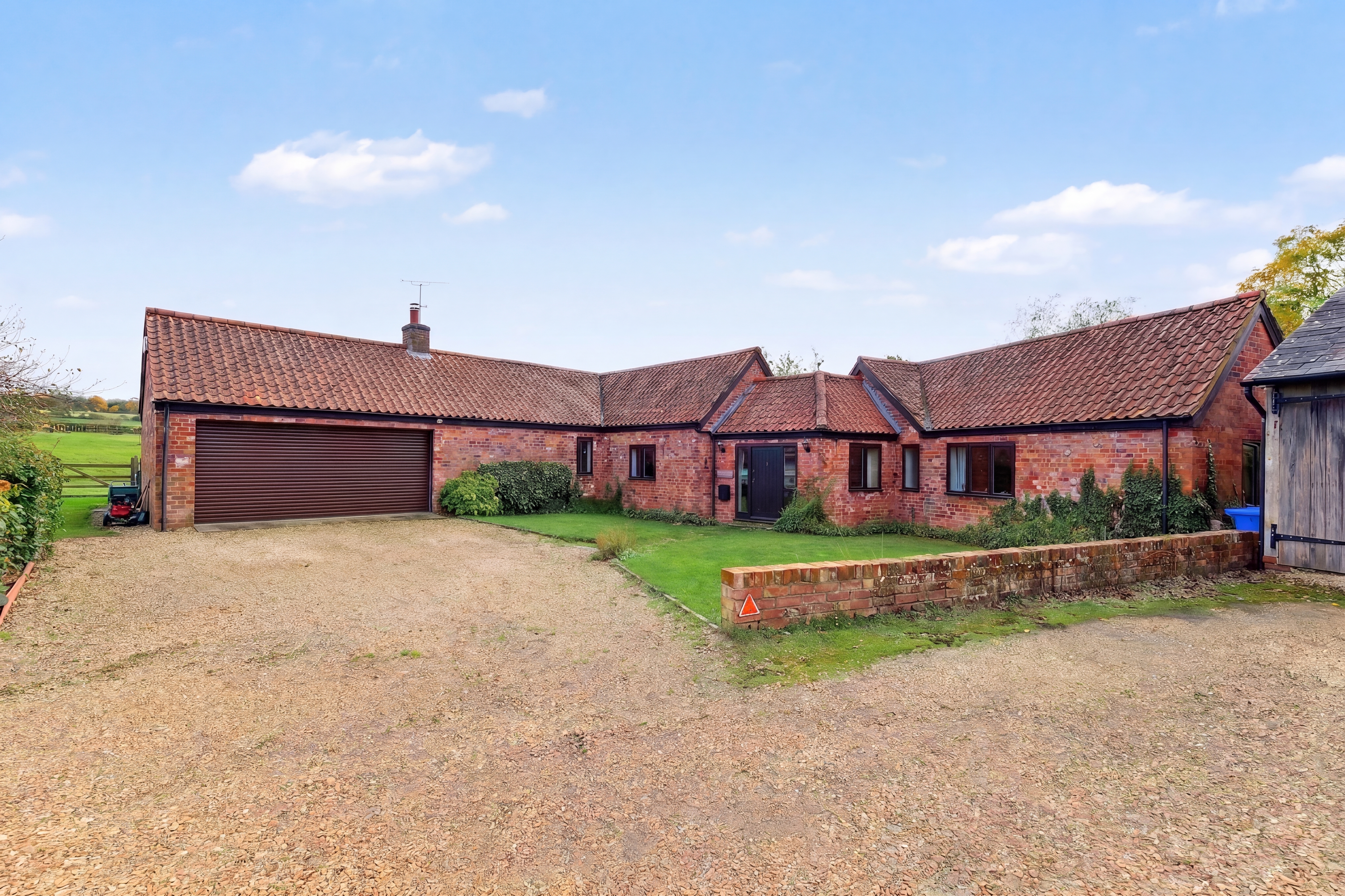 4 bedroom detached barn conversion for sale, Long Barn Sutton Lane, Market Harborough, LE16