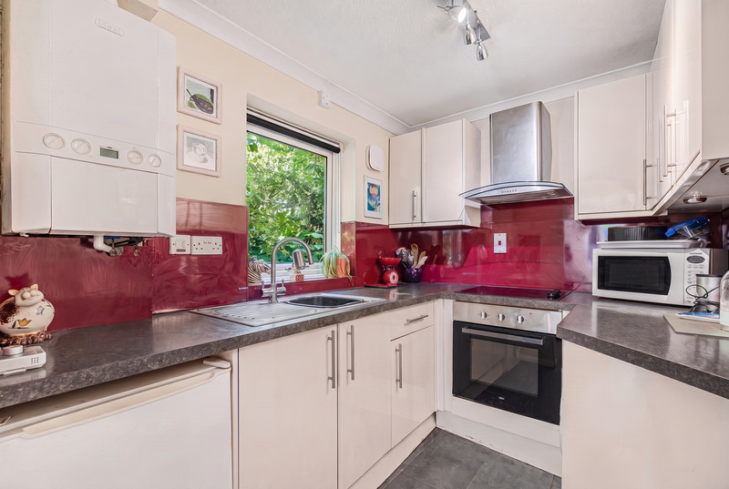 2 bedroom for sale, Prince Albert Gardens, Andover, SP10, photo 4