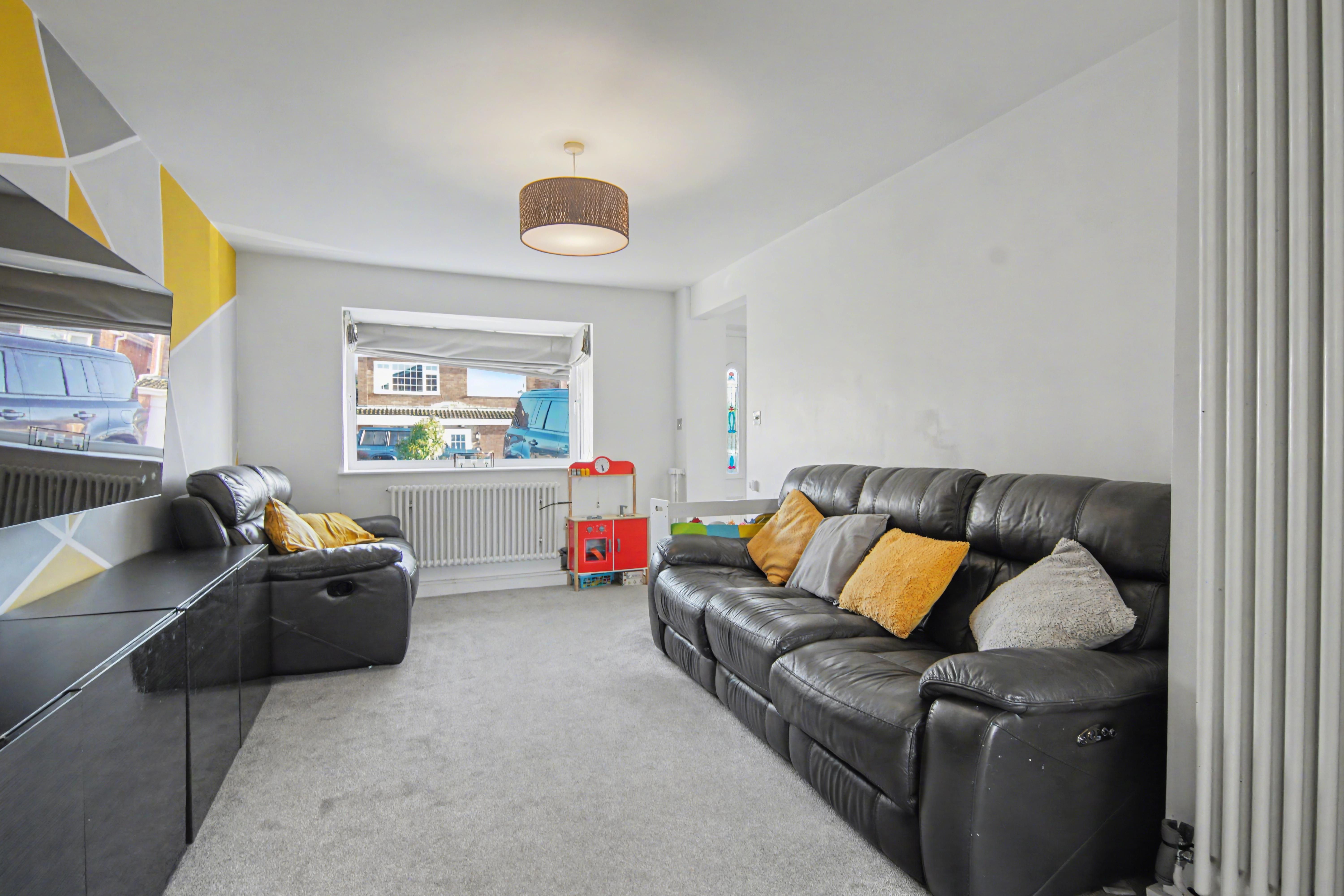 4 bedroom detached house for sale, Knoll Drive, Warwick, CV34, photo 2