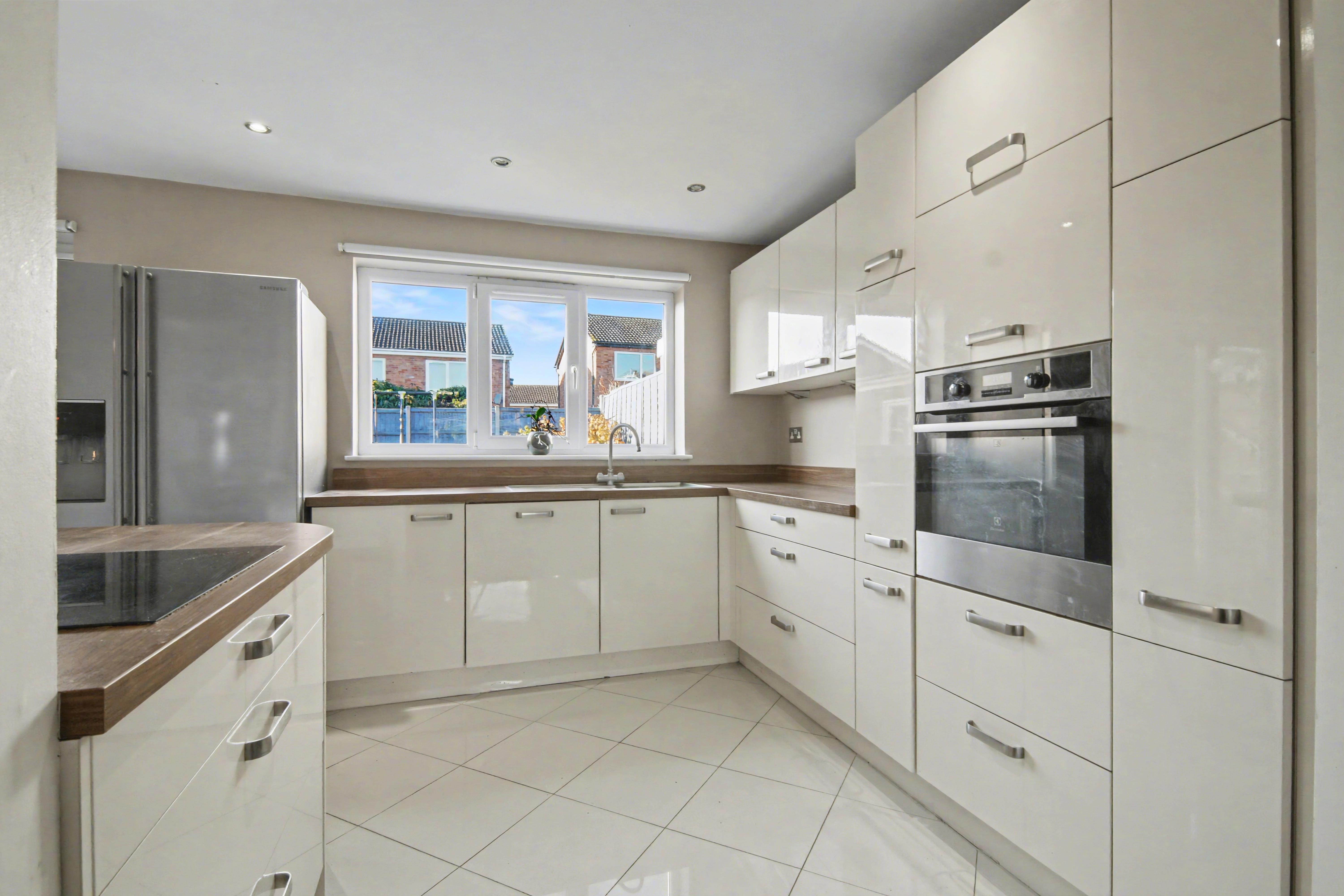 4 bedroom detached house for sale, Knoll Drive, Warwick, CV34, photo 3