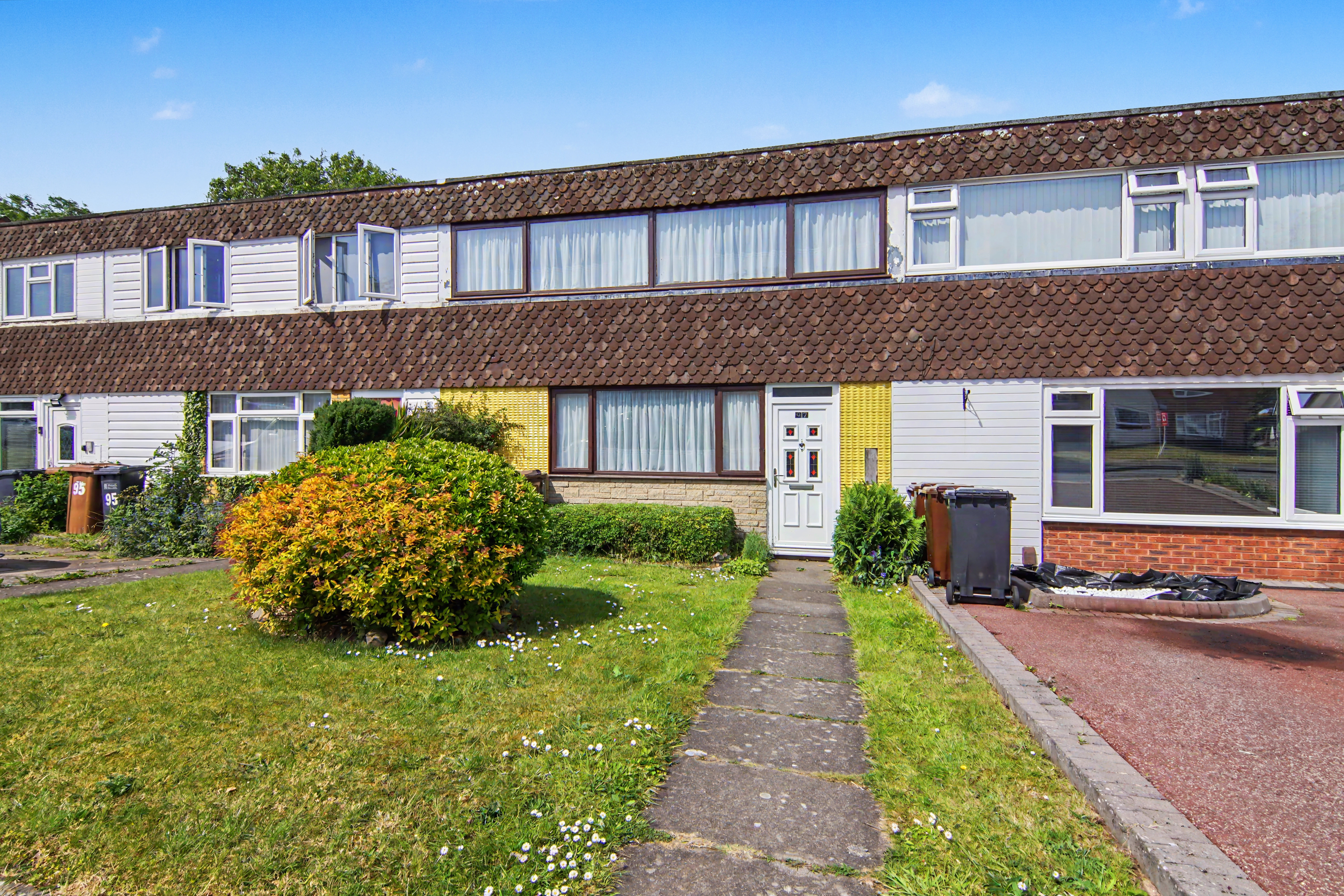 3 bedroom mid-terraced house for sale, Foredrove Lane, Solihull, B92