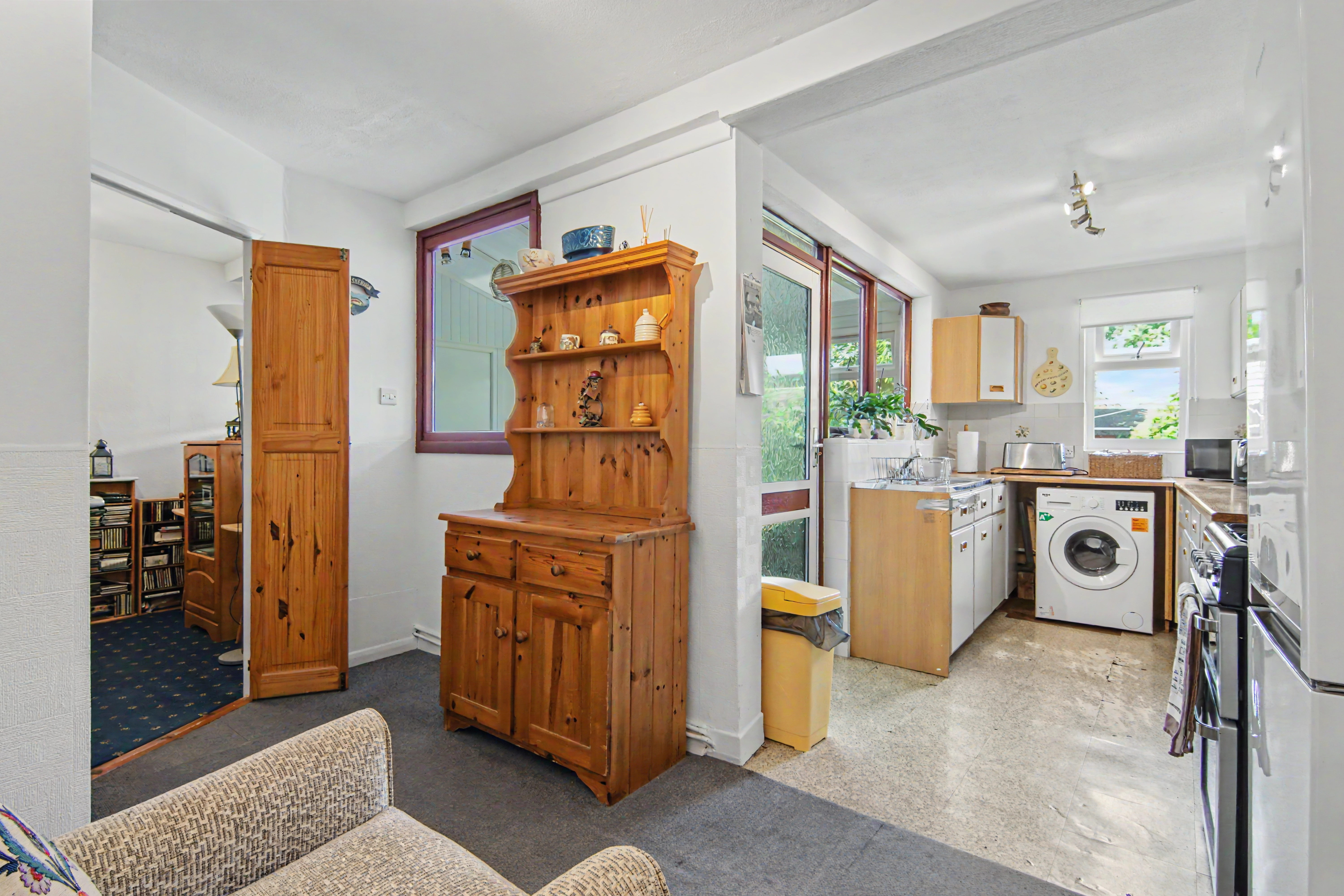 3 bedroom mid-terraced house for sale, Foredrove Lane, Solihull, B92, photo 5