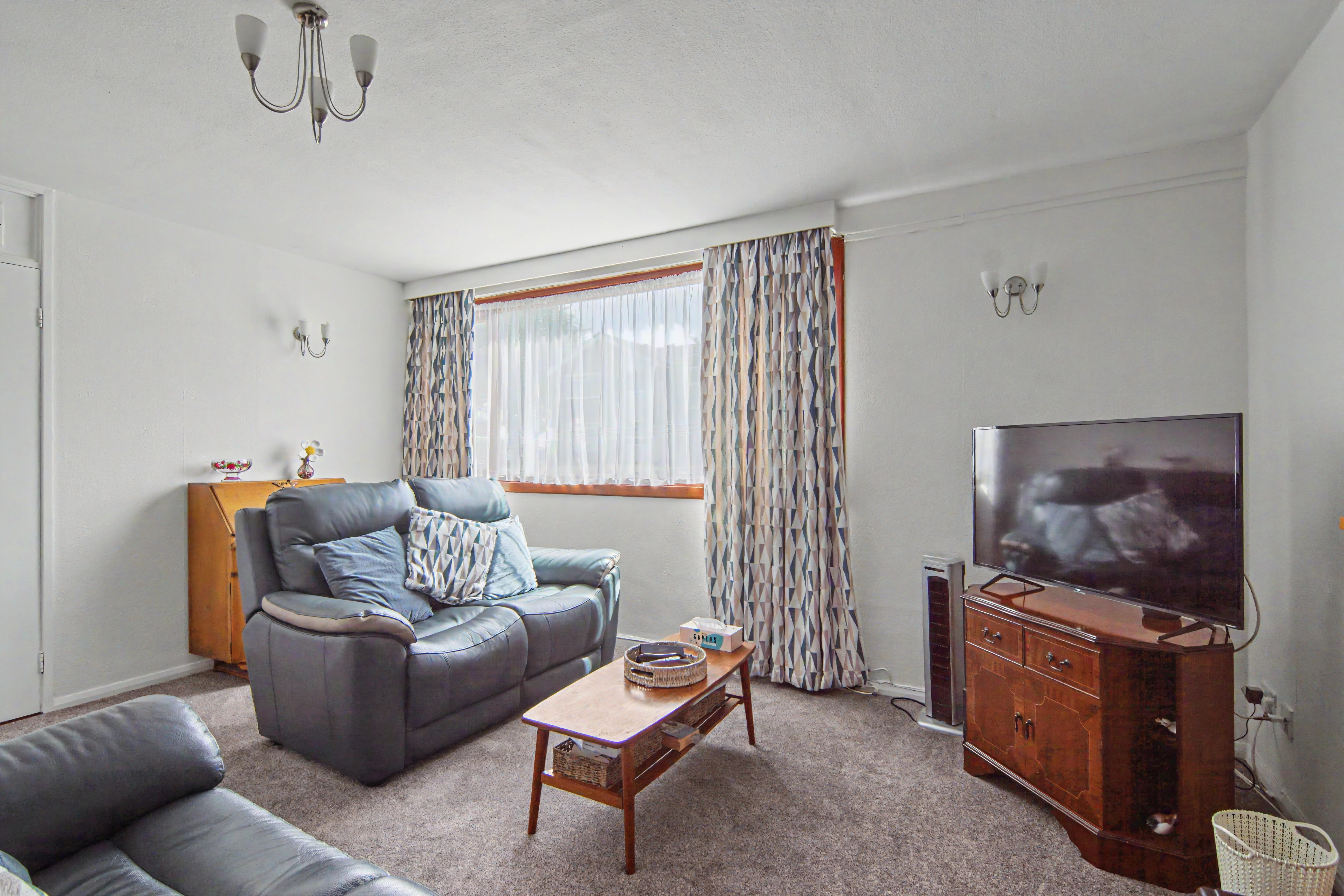 3 bedroom mid-terraced house for sale, Foredrove Lane, Solihull, B92, photo 6 of 19
