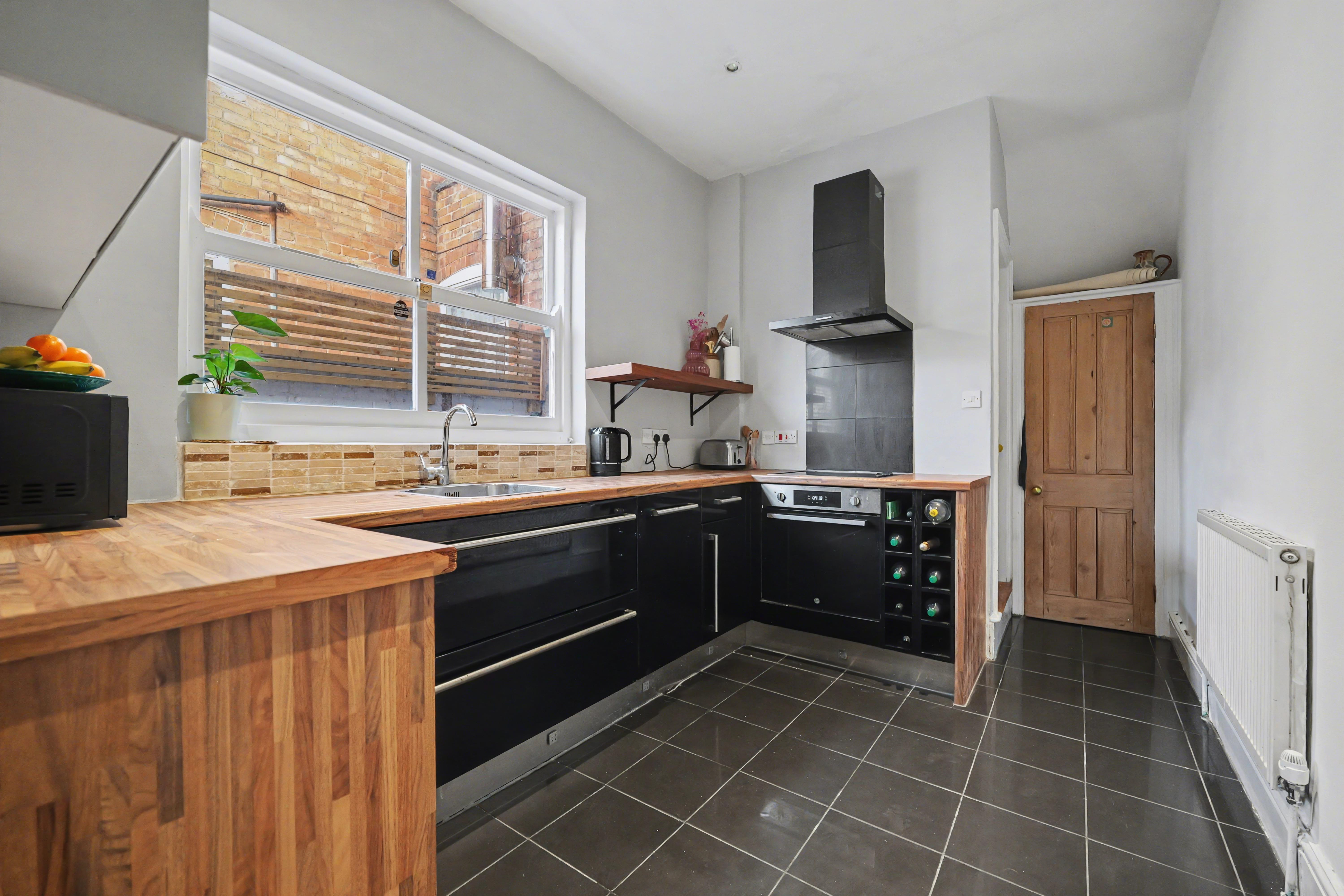 2 bedroom mid-terraced house for sale, Beaconsfield Road, Leicester, LE3, photo 4