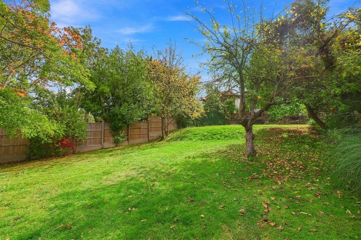 4 bedroom detached house for sale, Blackacre Road, Epping, CM16, photo 2