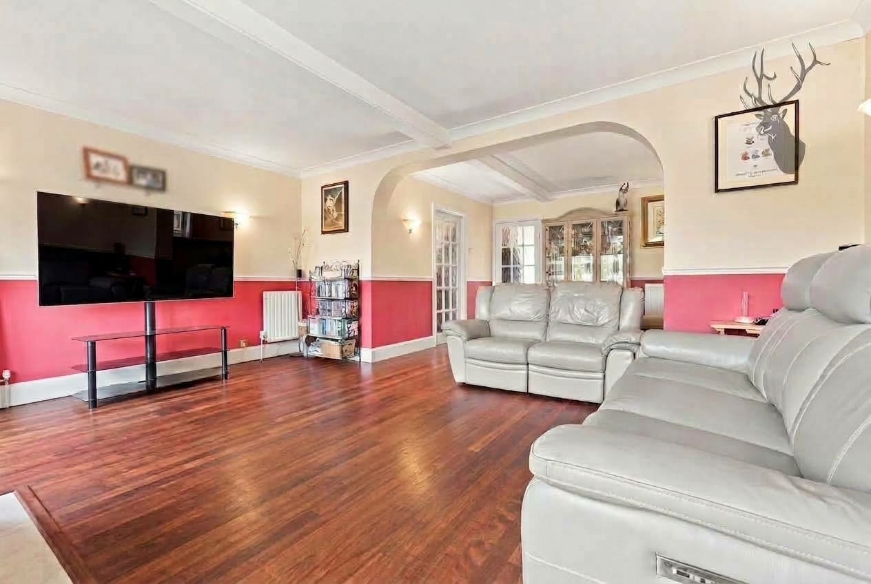 4 bedroom detached house for sale, Blackacre Road, Epping, CM16, photo 3