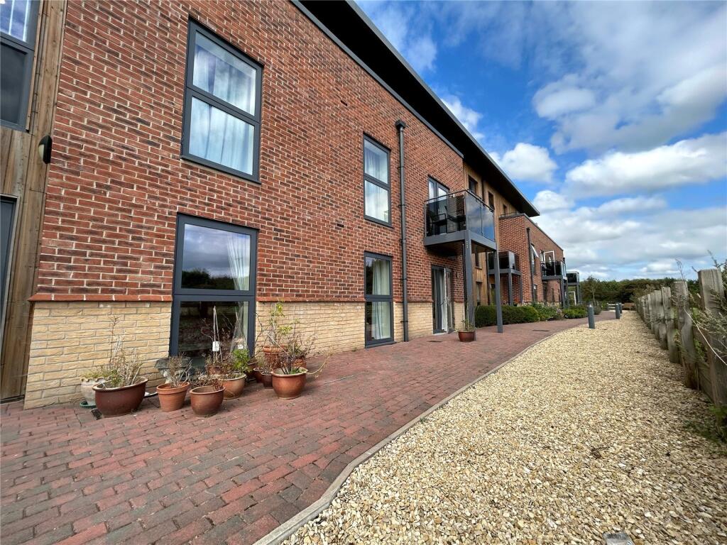 2 bedroom flat for sale, Harvard Place Springfield Close, Stratford-Upon-Avon, CV37