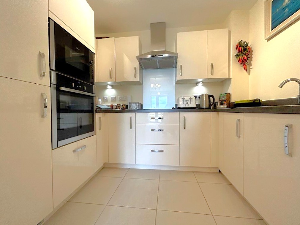 2 bedroom flat for sale, Harvard Place Springfield Close, Stratford-Upon-Avon, CV37