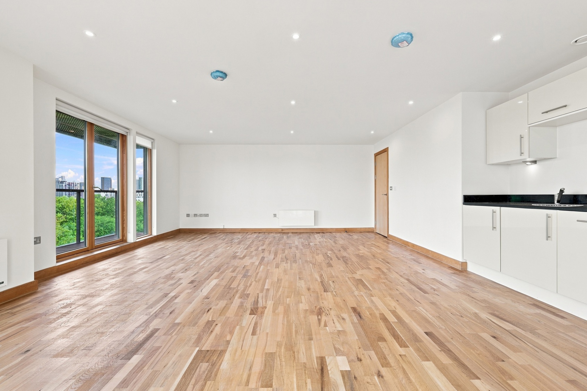 2 bedroom flat for sale, Ink Court, London, E3, photo 4