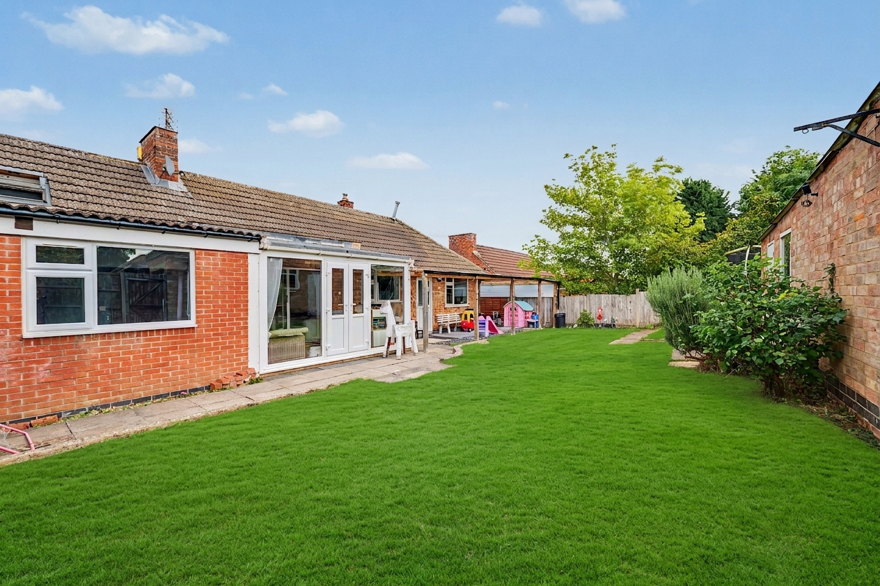 4 bedroom detached bungalow for sale, Woodnewton Drive, Leicester, LE5
