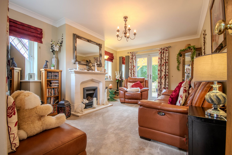 3 bedroom for sale, Ifor Hael Road, Newport, NP10, photo 2