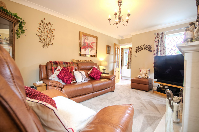 3 bedroom for sale, Ifor Hael Road, Newport, NP10, photo 4
