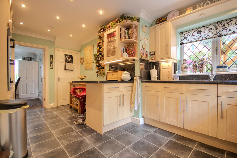 3 bedroom for sale, Ifor Hael Road, Newport, NP10, photo 7 of 20
