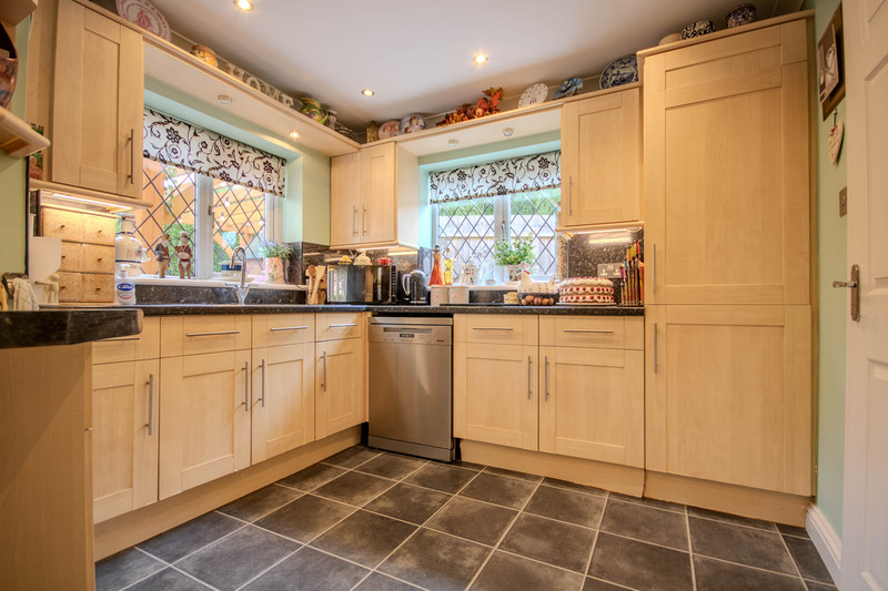 3 bedroom for sale, Ifor Hael Road, Newport, NP10, photo 8 of 20