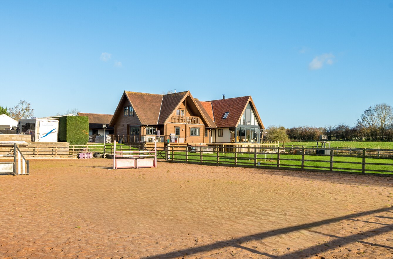 4 bedroom detached house for sale, High Barn Farm Boarding Kennels, Leicester, LE7