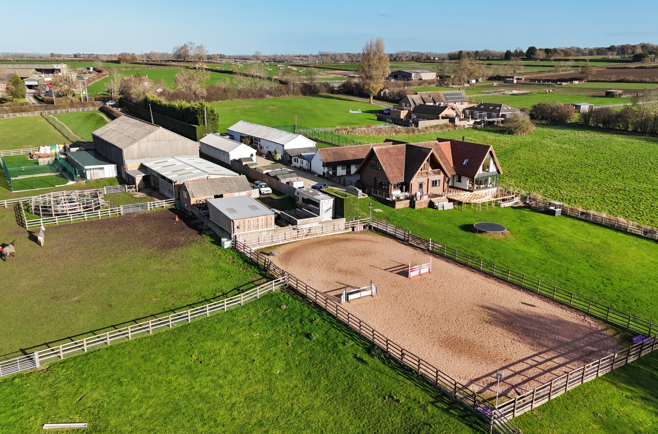 4 bedroom detached house for sale, High Barn Farm Boarding Kennels, Leicester, LE7
