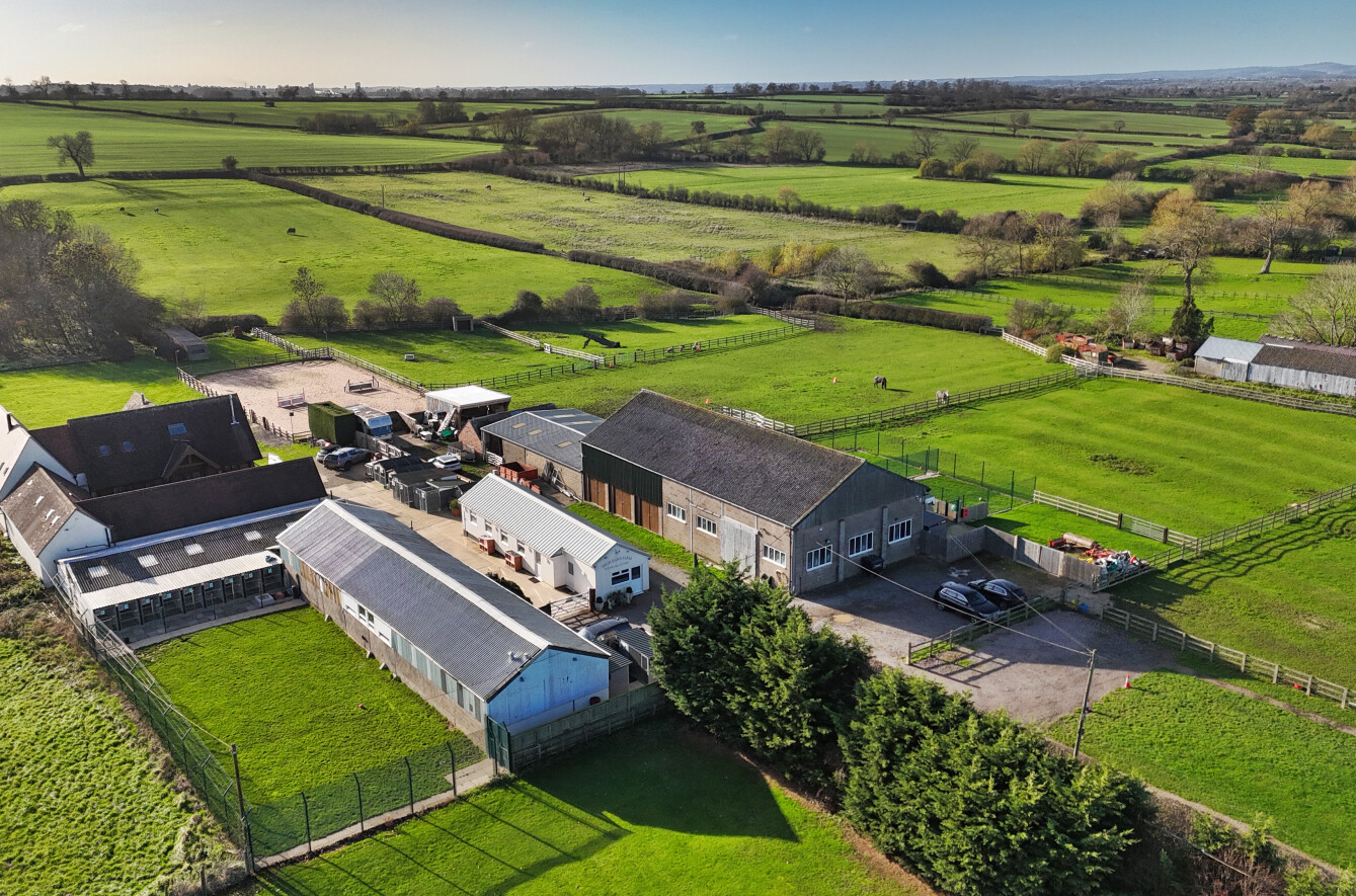 4 bedroom detached house for sale, High Barn Farm Boarding Kennels, Leicester, LE7