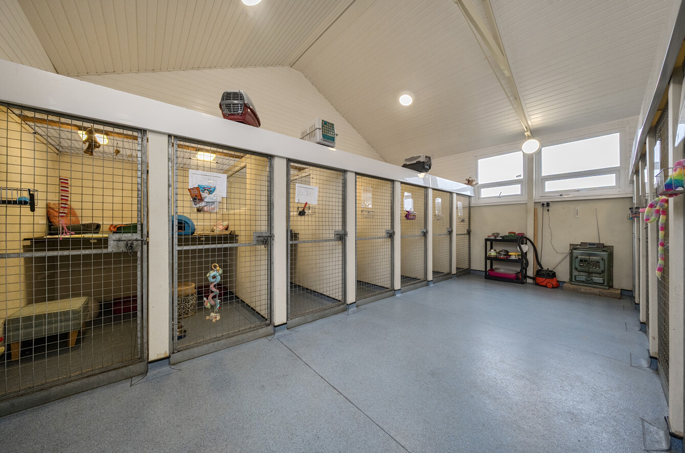 4 bedroom detached house for sale, High Barn Farm Boarding Kennels, Leicester, LE7