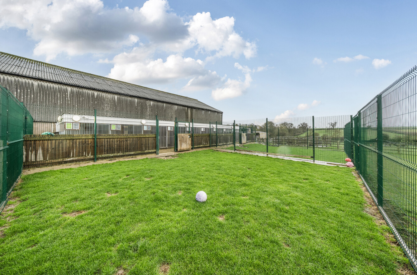4 bedroom detached house for sale, High Barn Farm Boarding Kennels, Leicester, LE7