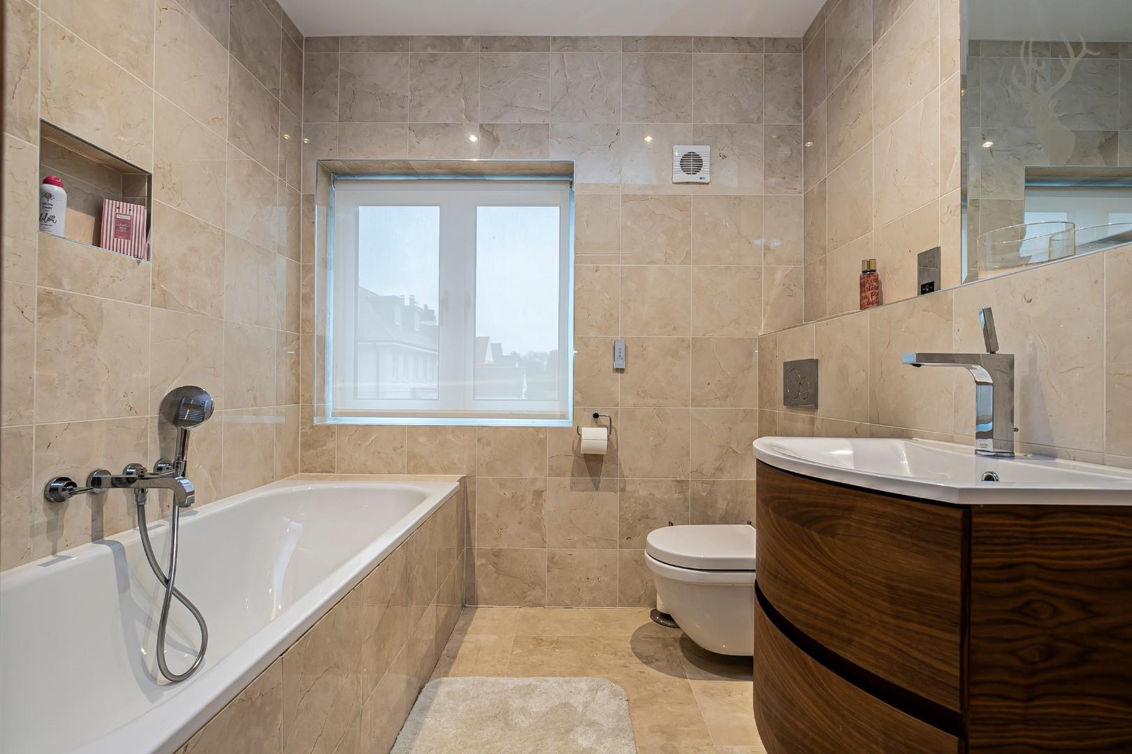 5 bedroom house for sale, Homeleigh Woodman Lane, London, E4, photo 15 of 20
