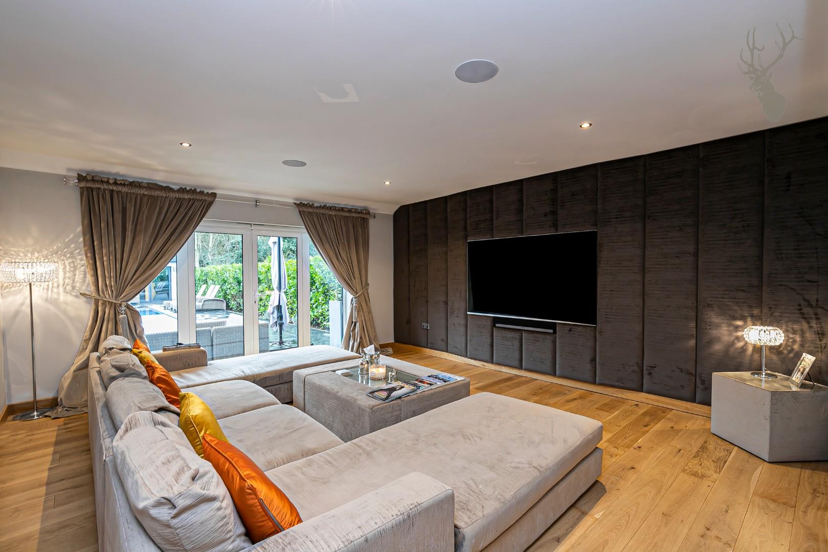 5 bedroom house for sale, Homeleigh Woodman Lane, London, E4, photo 5