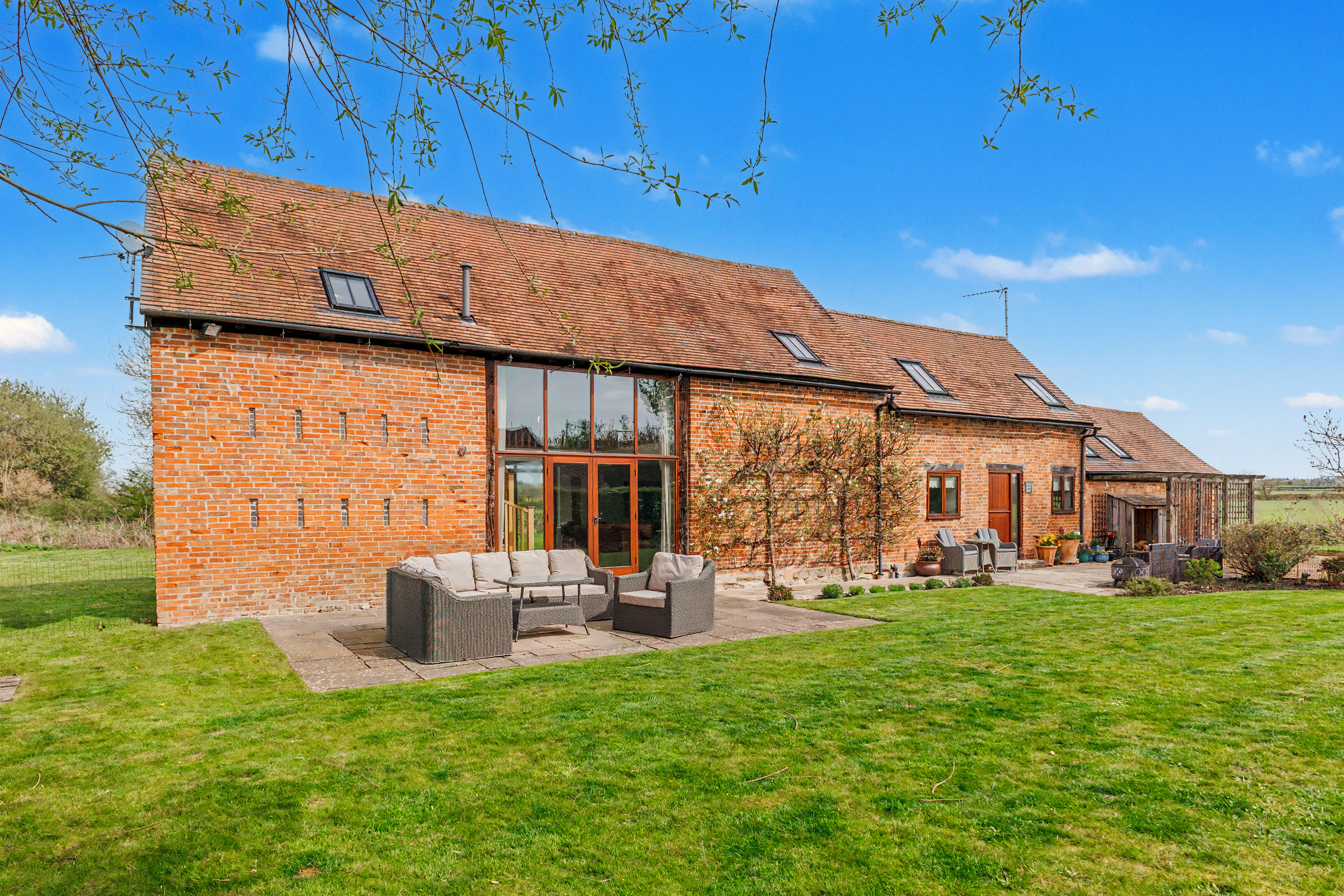 4 bedroom detached barn conversion for sale, Seven Elms Barn, Warwick, CV35