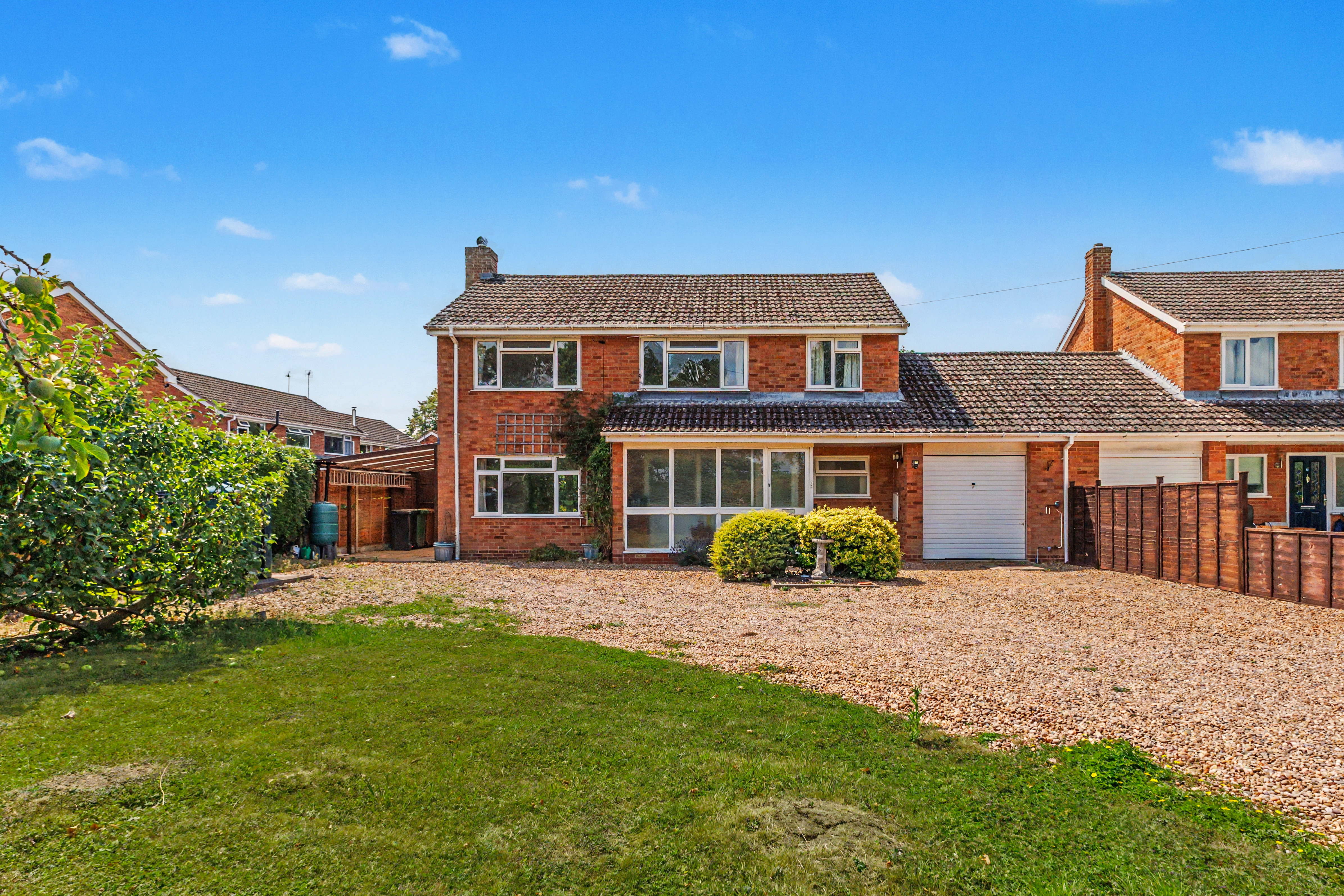 4 bedroom link detached house for sale, The Firs Broadway Road, Broadway, WR12