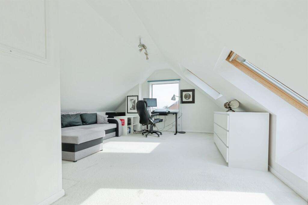 4 bedroom detached house for sale, Forge Close, Leicester, LE8