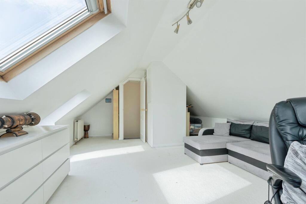 4 bedroom detached house for sale, Forge Close, Leicester, LE8
