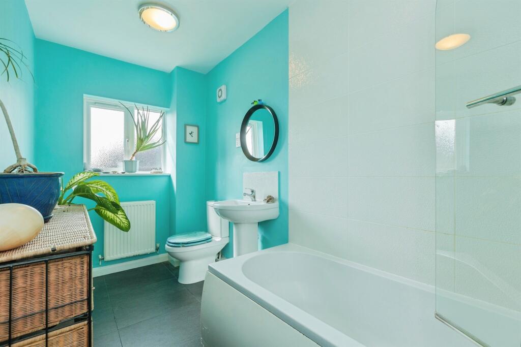 4 bedroom detached house for sale, Forge Close, Leicester, LE8
