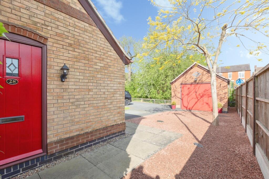 4 bedroom detached house for sale, Forge Close, Leicester, LE8