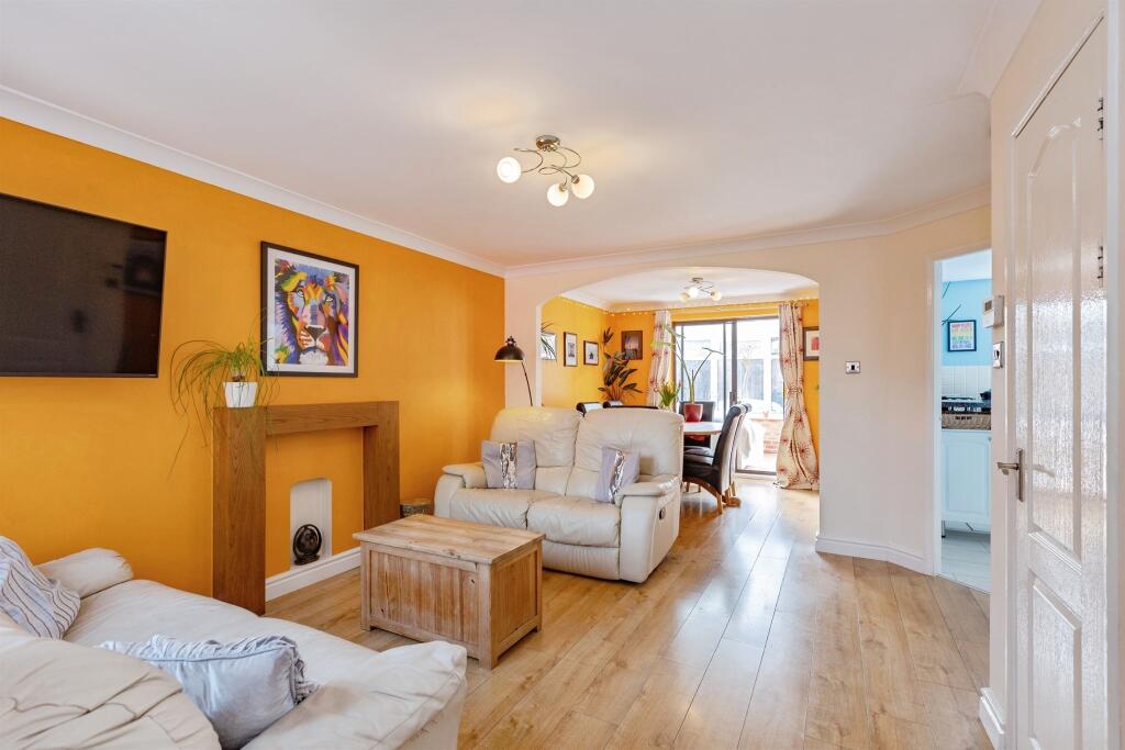 4 bedroom detached house for sale, Forge Close, Leicester, LE8