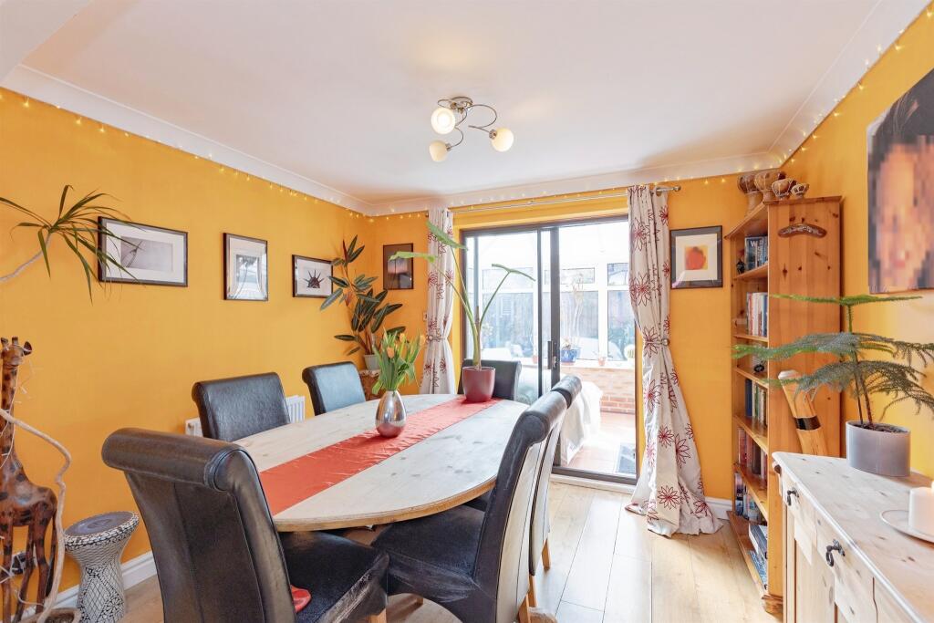 4 bedroom detached house for sale, Forge Close, Leicester, LE8