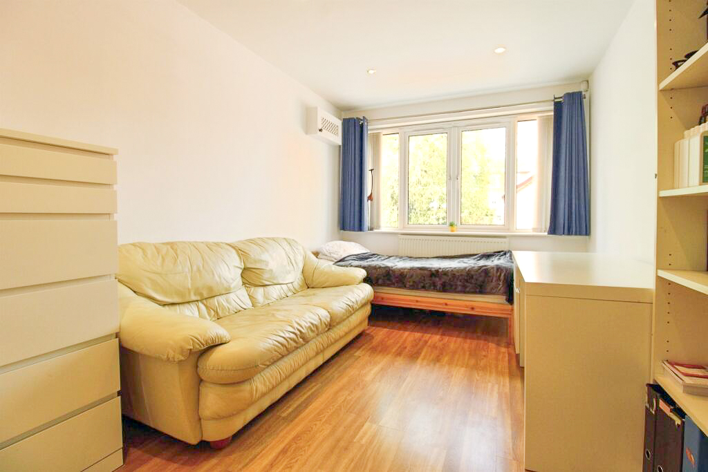 4 bedroom detached house for sale, Forge Close, Leicester, LE8