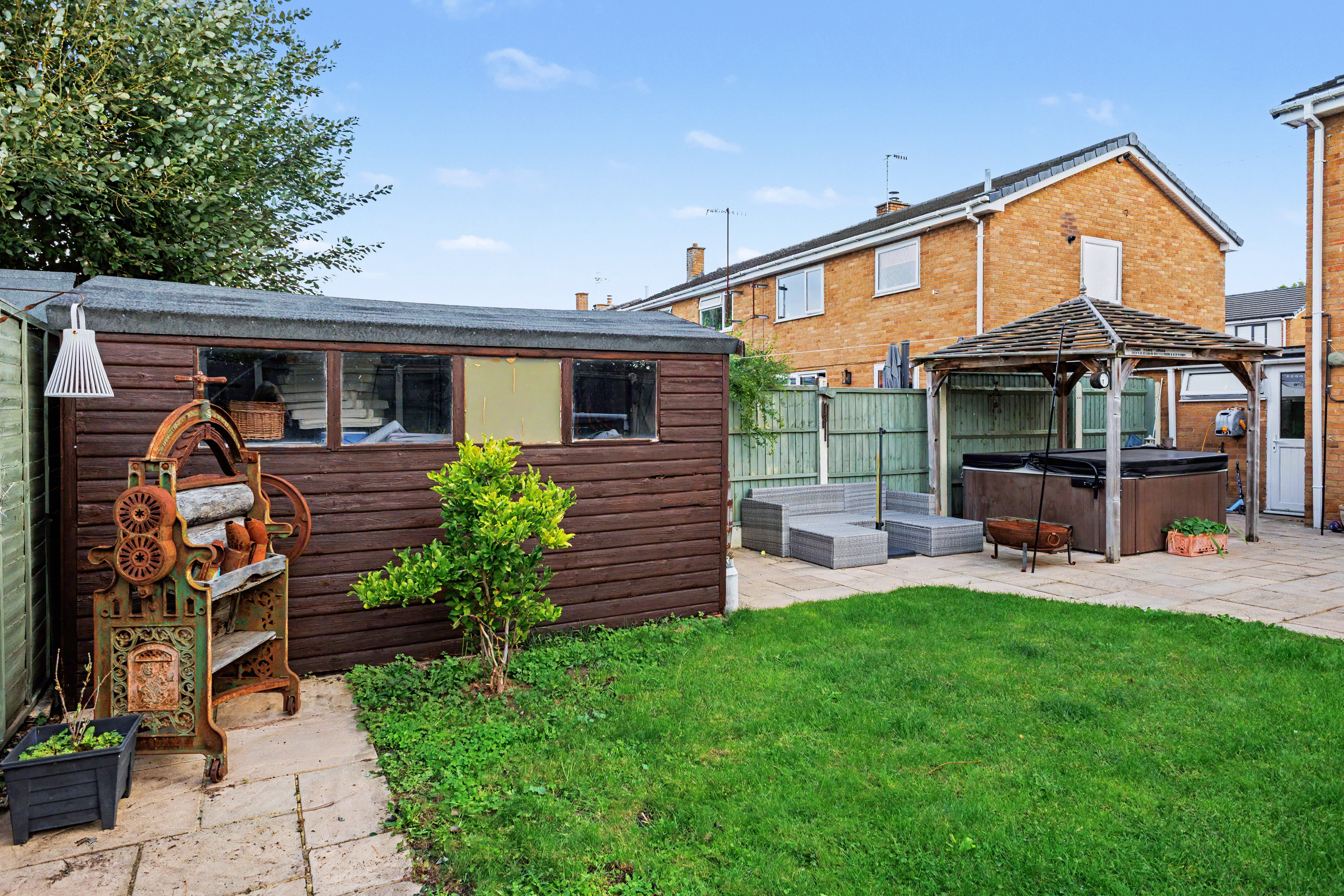 3 bedroom semi detached house for sale, Meadow Road, Evesham, WR11
