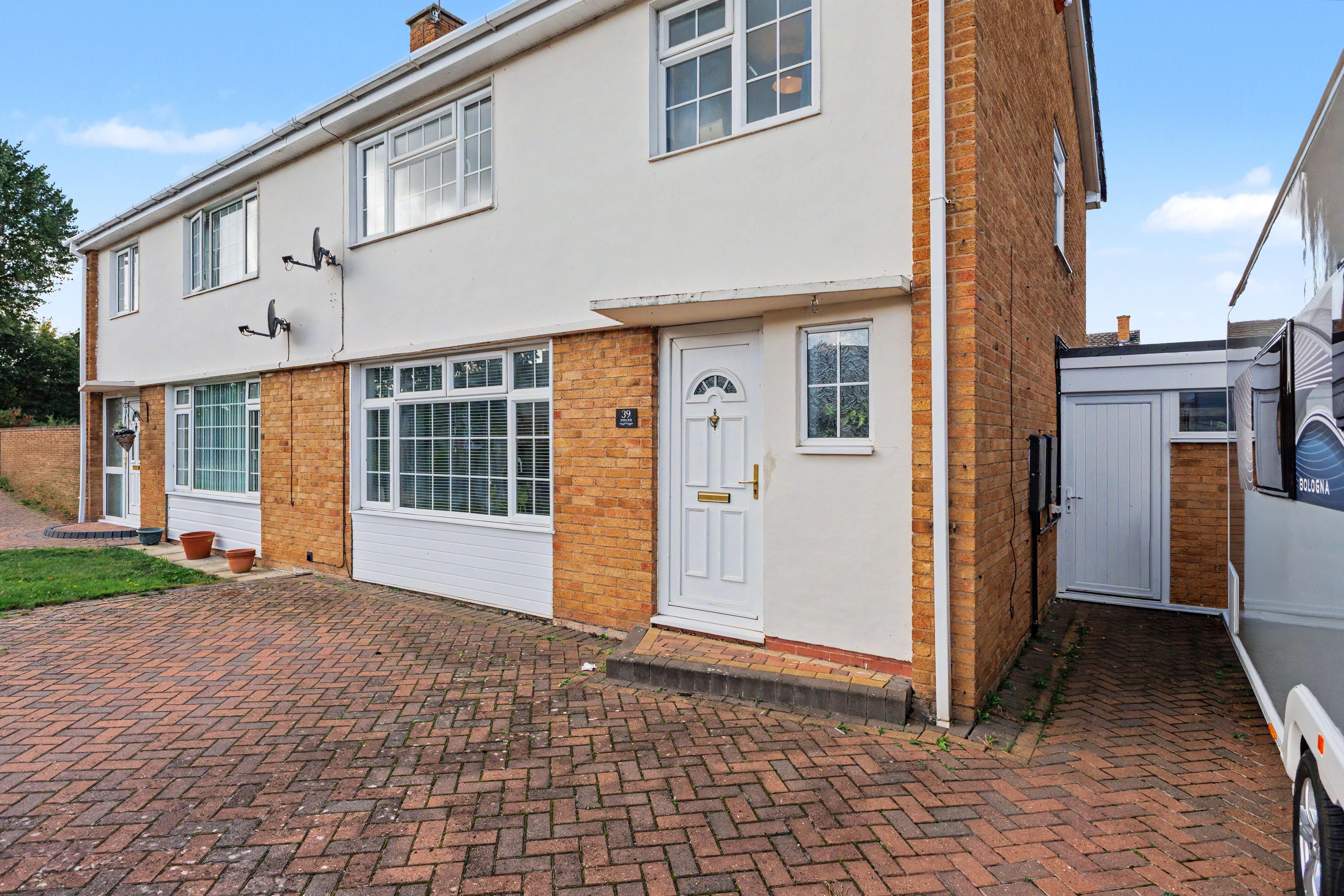 3 bedroom semi detached house for sale, Meadow Road, Evesham, WR11