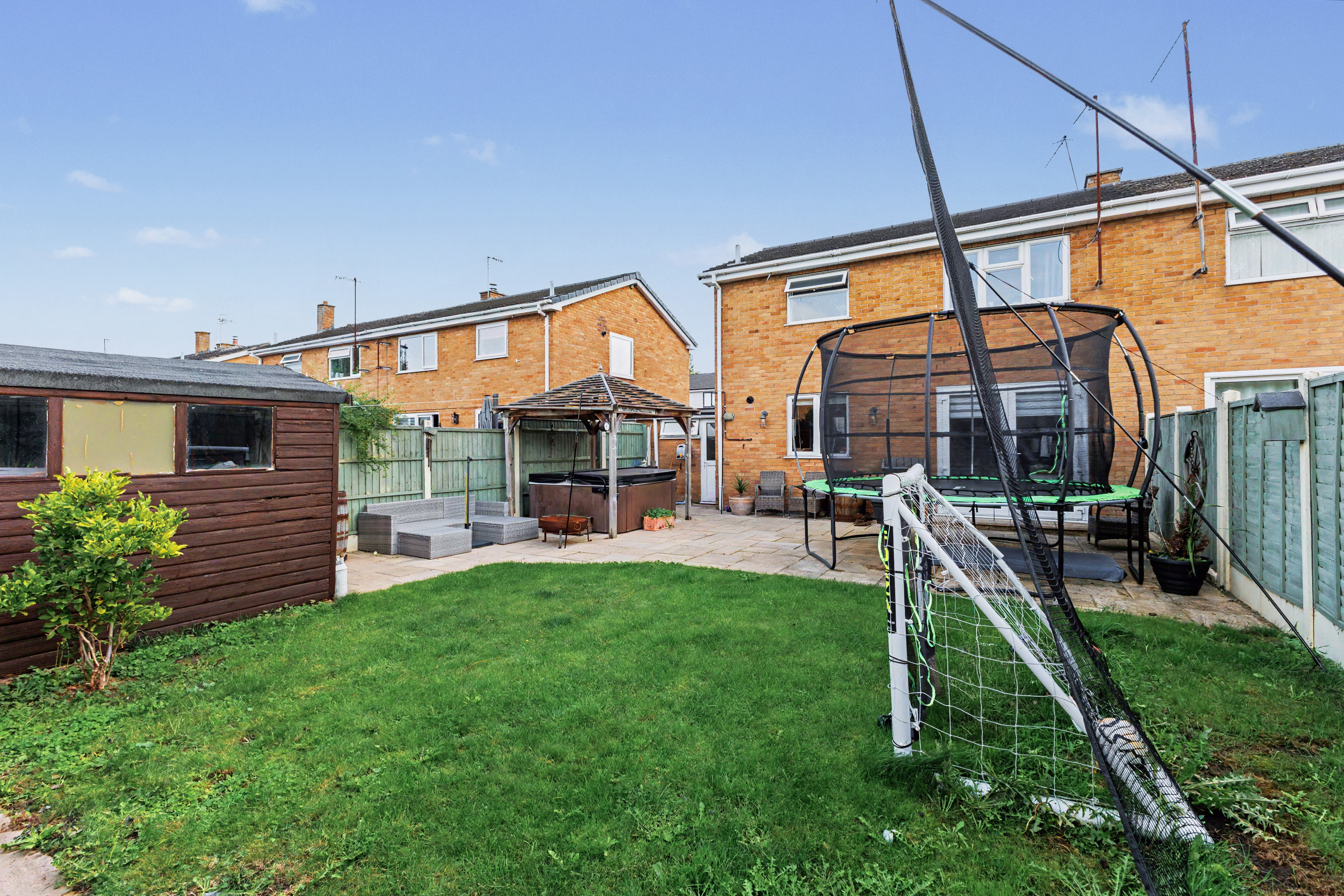 3 bedroom semi detached house for sale, Meadow Road, Evesham, WR11