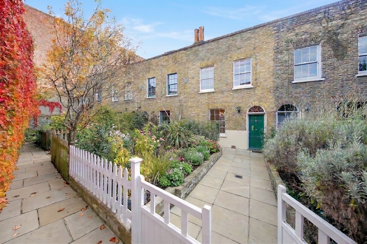 2 bedroom terraced house for sale, Bellevue Place, London, E1