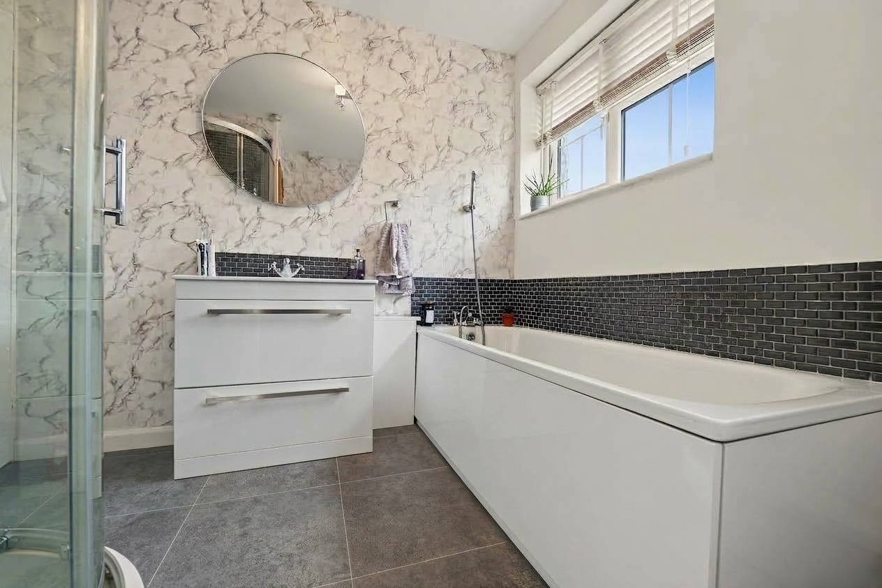 3 bedroom detached house for sale, Cromwell Road, Leicester, LE8