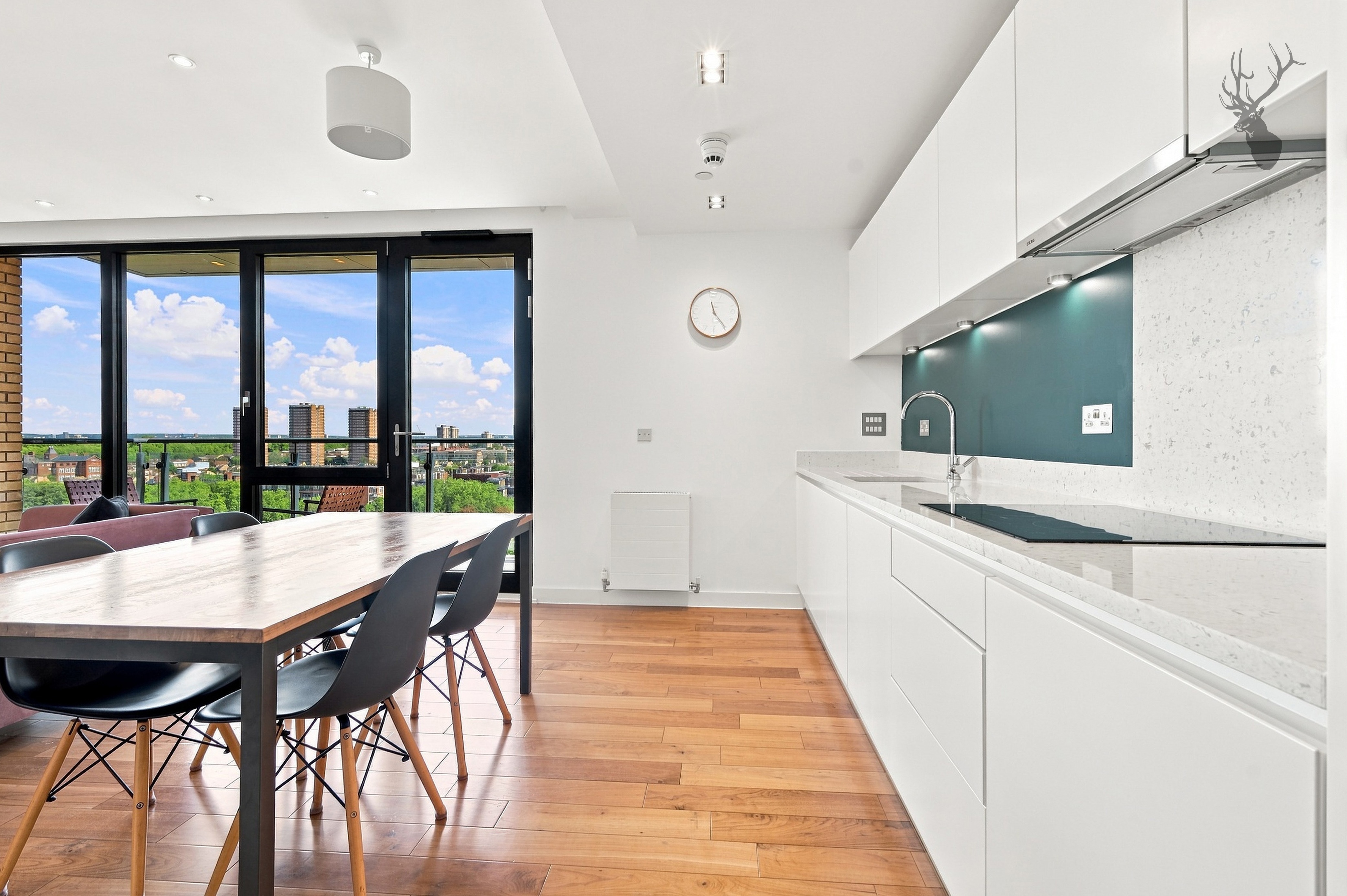 3 bedroom apartment for sale, Grand Regent Tower, London, E2, photo 2