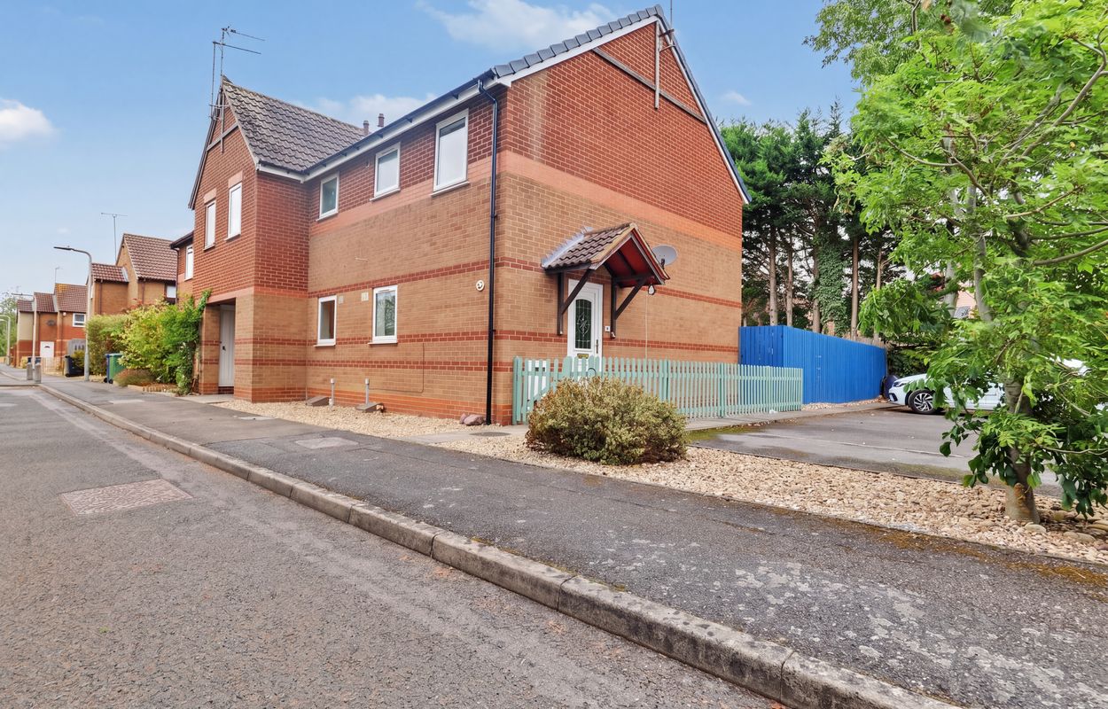 2 bedroom semi detached house for sale, Pear Tree Gardens, Market Harborough, LE16