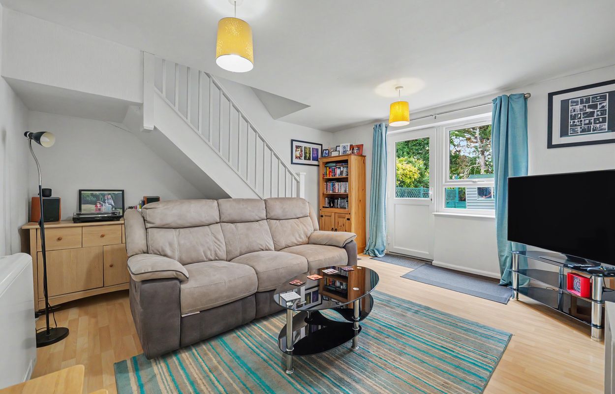 2 bedroom semi detached house for sale, Pear Tree Gardens, Market Harborough, LE16