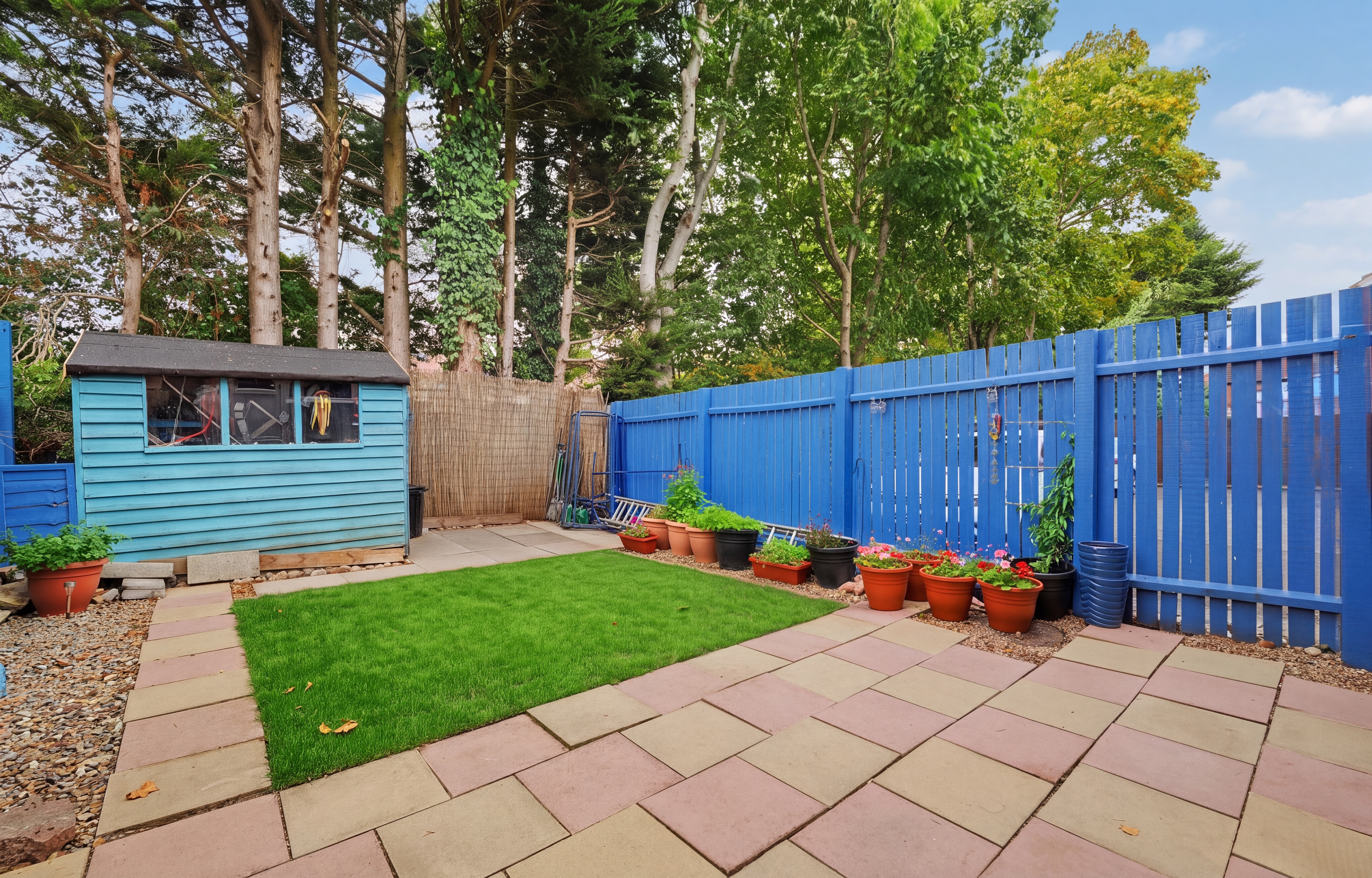 2 bedroom semi detached house for sale, Pear Tree Gardens, Market Harborough, LE16