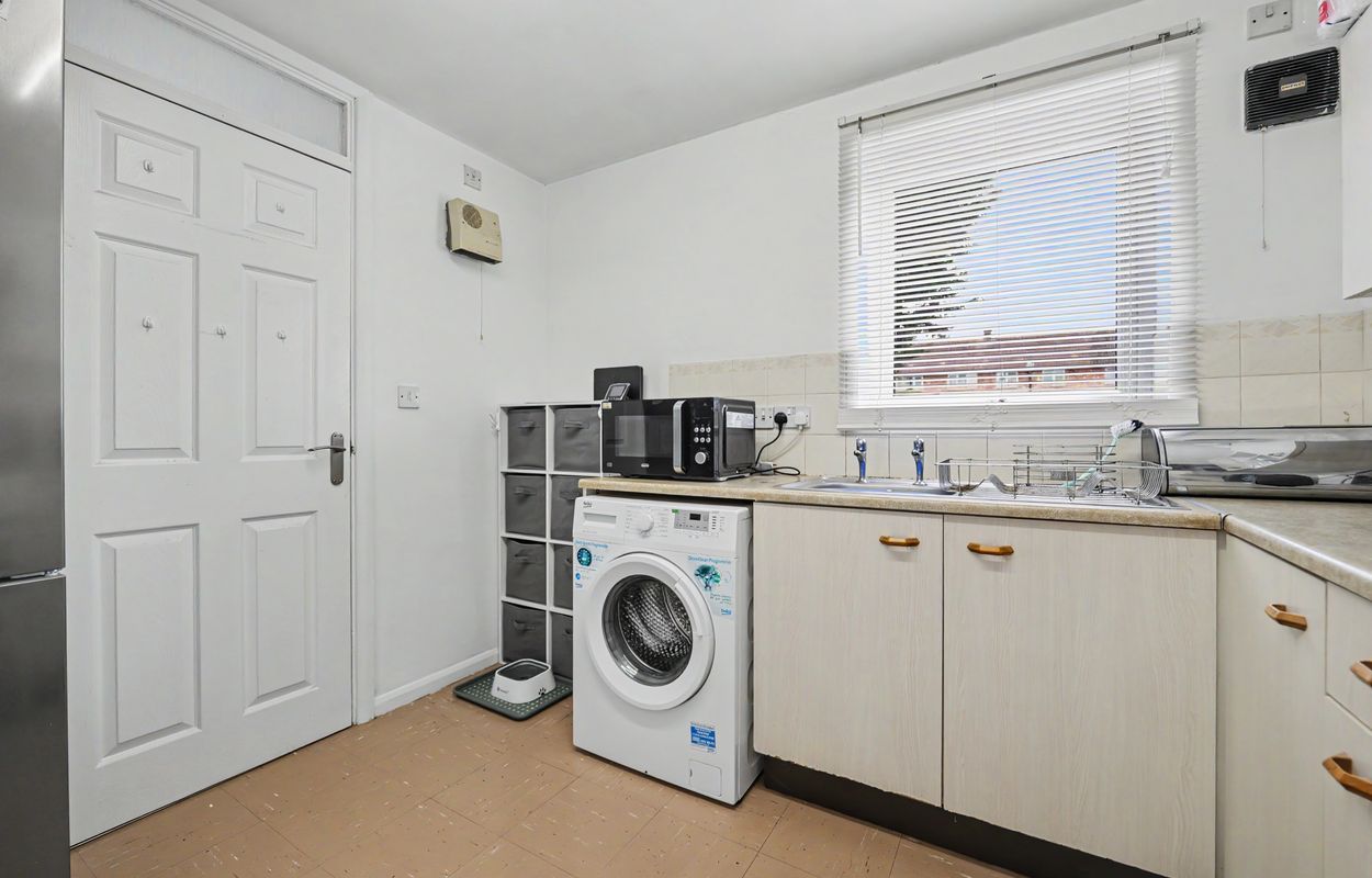 2 bedroom semi detached house for sale, Pear Tree Gardens, Market Harborough, LE16