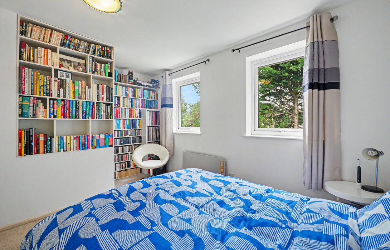 2 bedroom semi detached house for sale, Pear Tree Gardens, Market Harborough, LE16