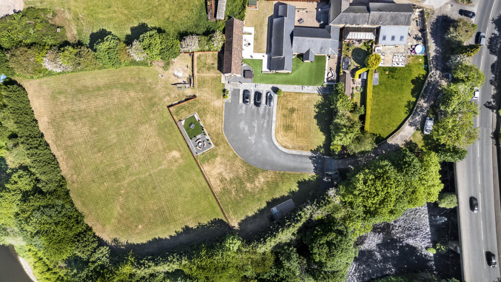 4 bedroom semi detached barn conversion for sale, Elm Tree Farm Court, Rotherham, S65