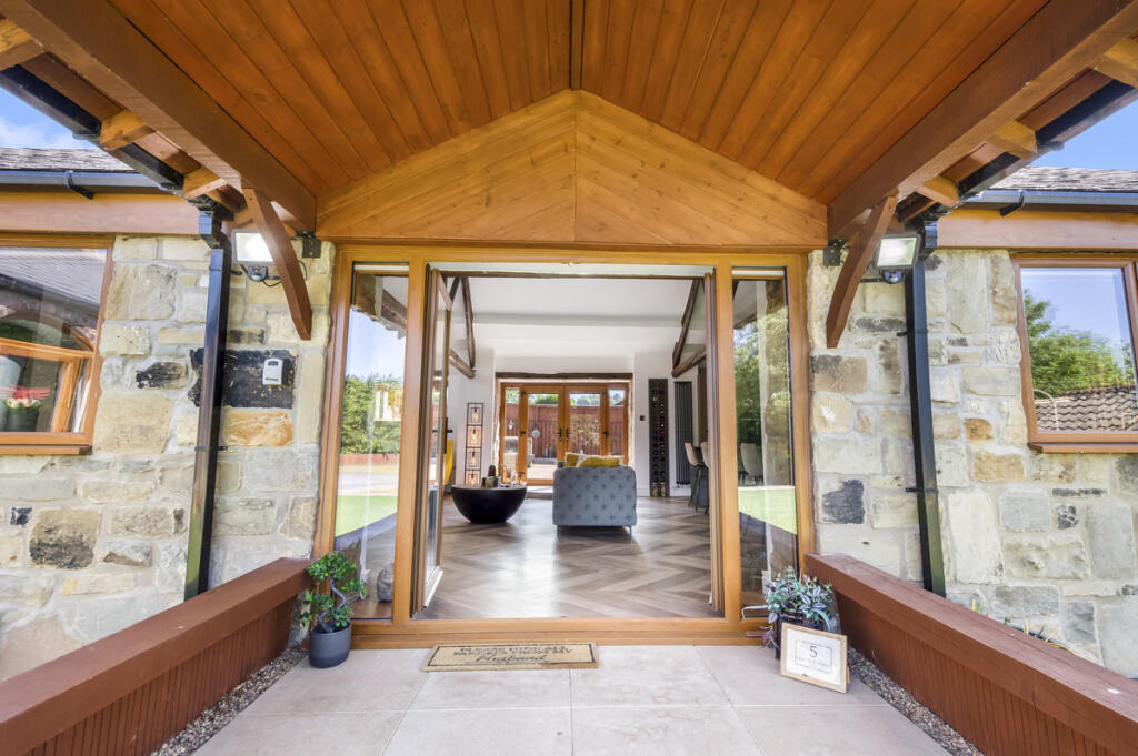 4 bedroom semi detached barn conversion for sale, Elm Tree Farm Court, Rotherham, S65