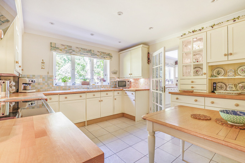 4 bedroom for sale, Applebrook House The Dene, Andover, SP11, photo 4