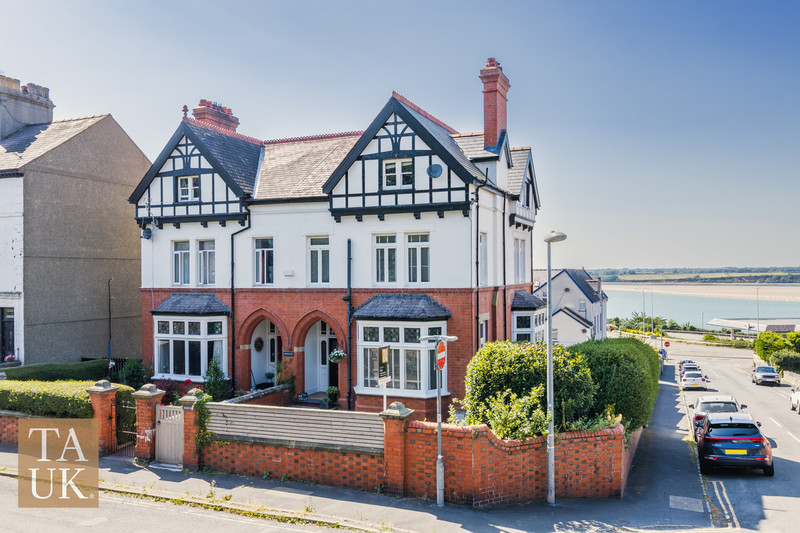 5 bedroom for sale, Bodynys St. Davids Road, Caernarfon, LL55