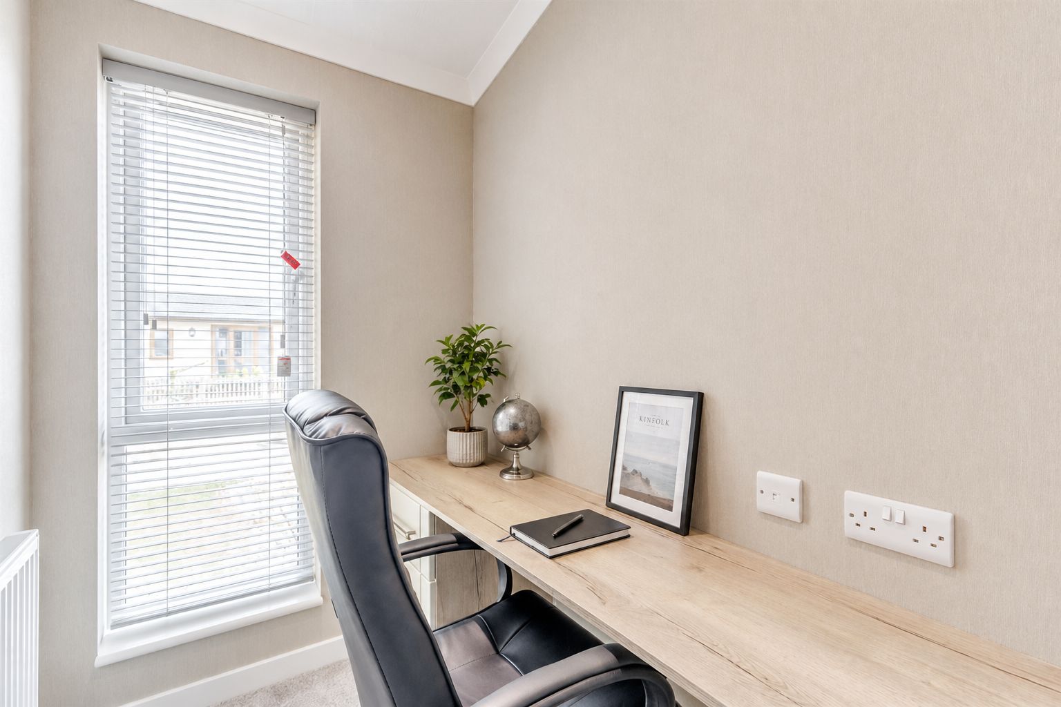 3 bedroom detached park home for sale, Wardens Bungalow, Evesham, WR11